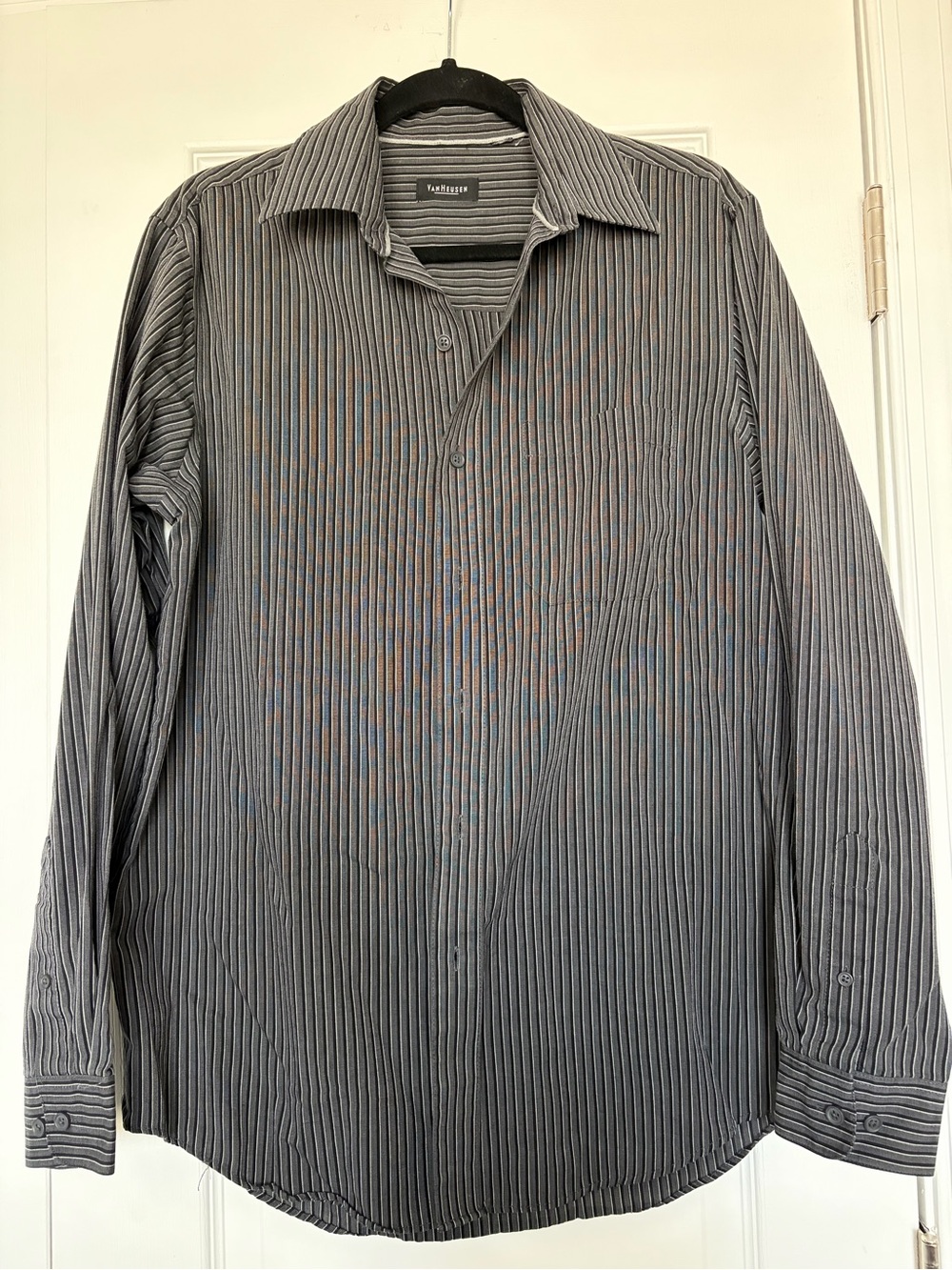 Van Heusen Black Gray Pinstripe Dress Shirt Button-Down Long Sleeve Mens M